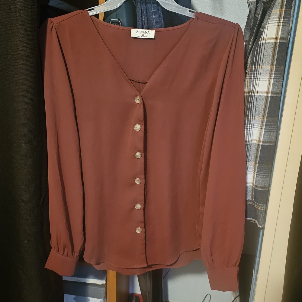 Zenana Outfitters Women's Rust Button-Up Blouse
